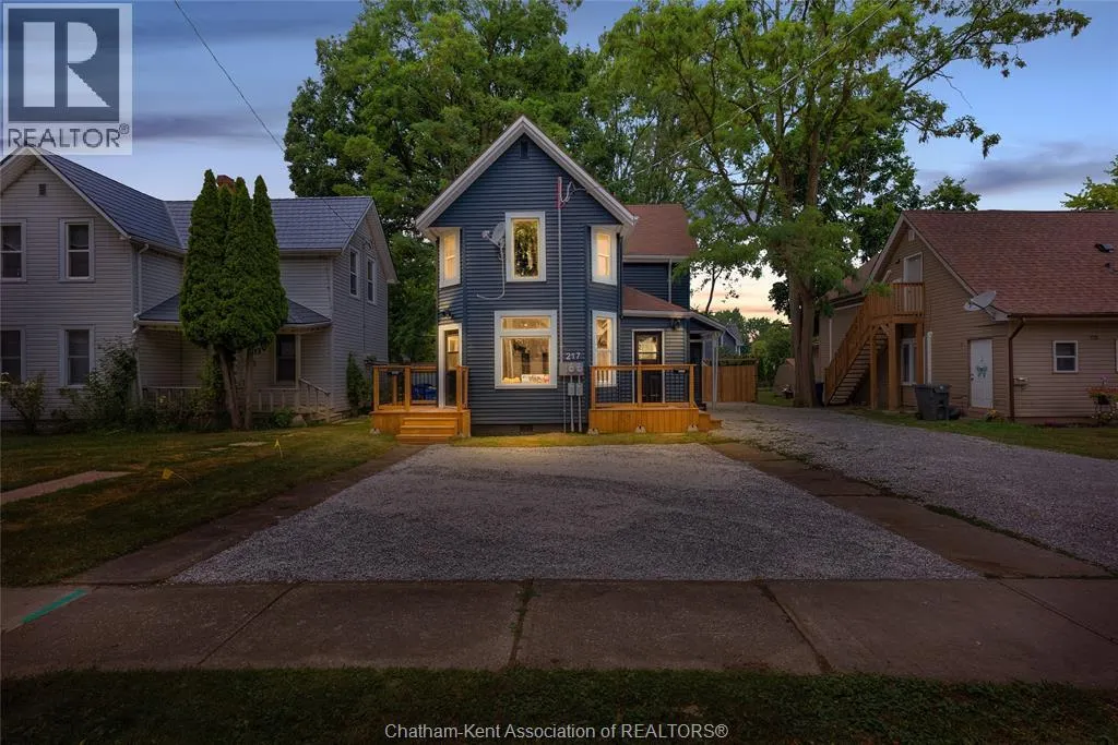 217 SELKIRK STREET