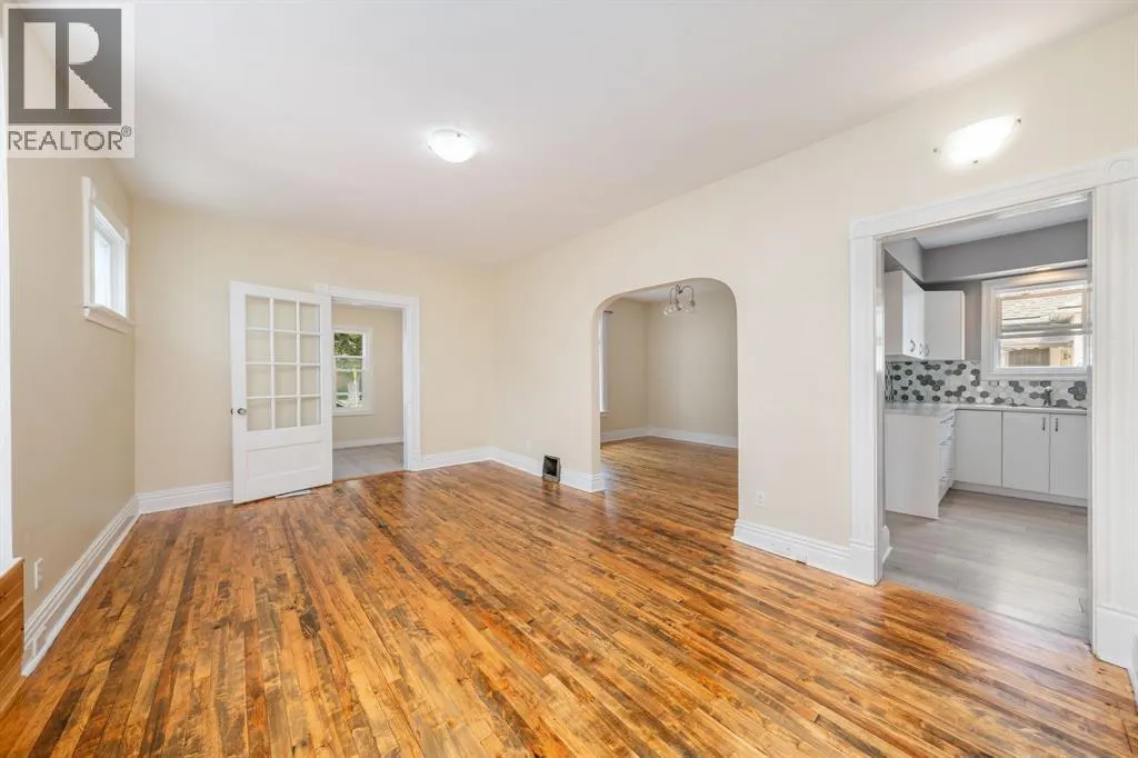 266 BROCK STREET South