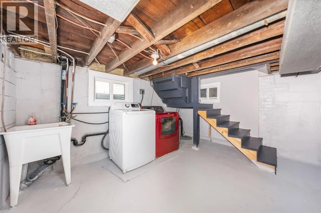 266 BROCK STREET South