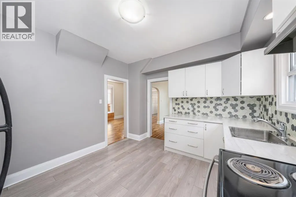 266 BROCK STREET South
