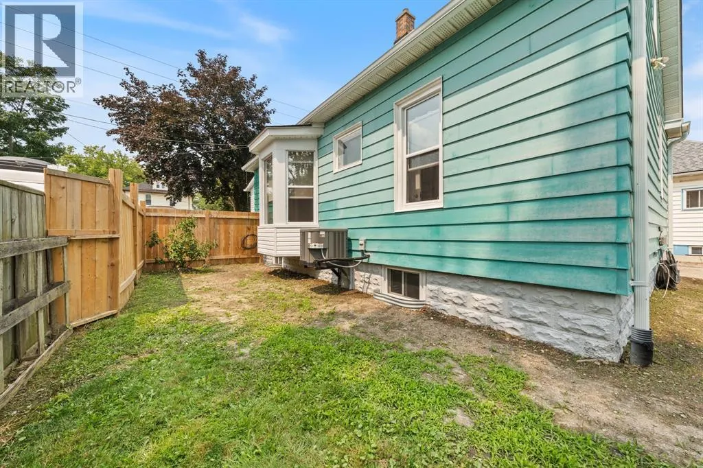 266 BROCK STREET South