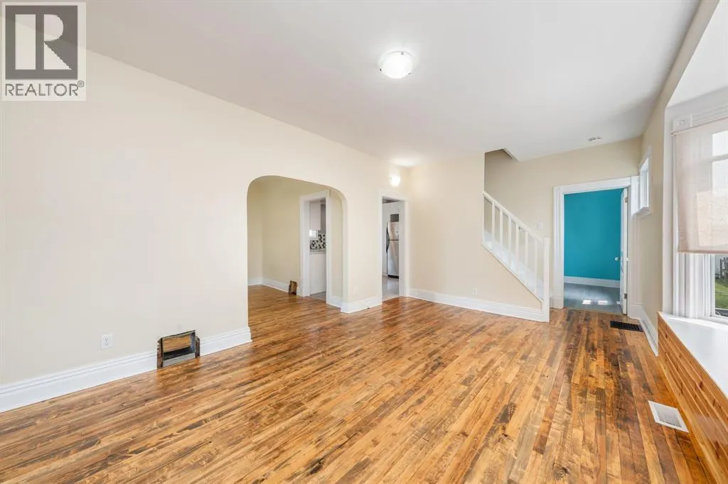 266 BROCK STREET South