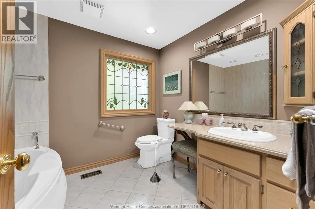 1506 WHITEWOOD