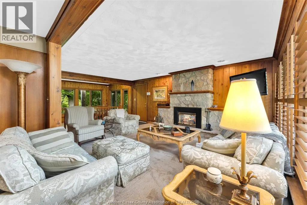 1506 WHITEWOOD