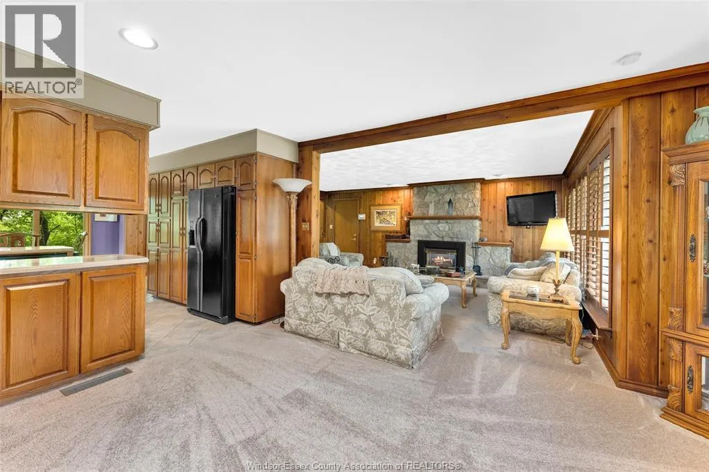 1506 WHITEWOOD