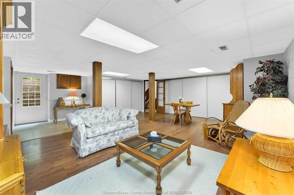 1506 WHITEWOOD