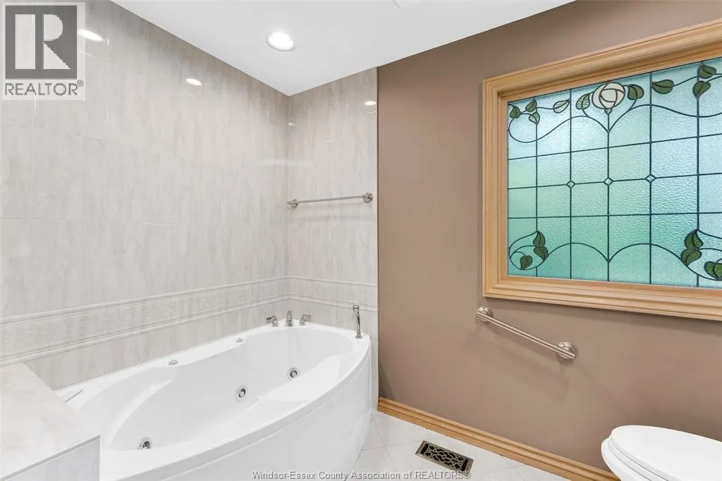 1506 WHITEWOOD