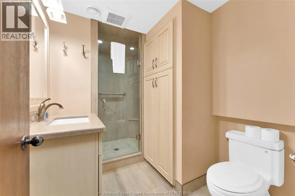 1506 WHITEWOOD