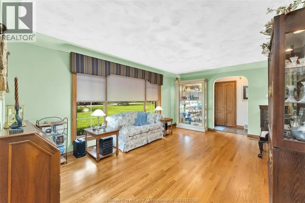 1506 WHITEWOOD