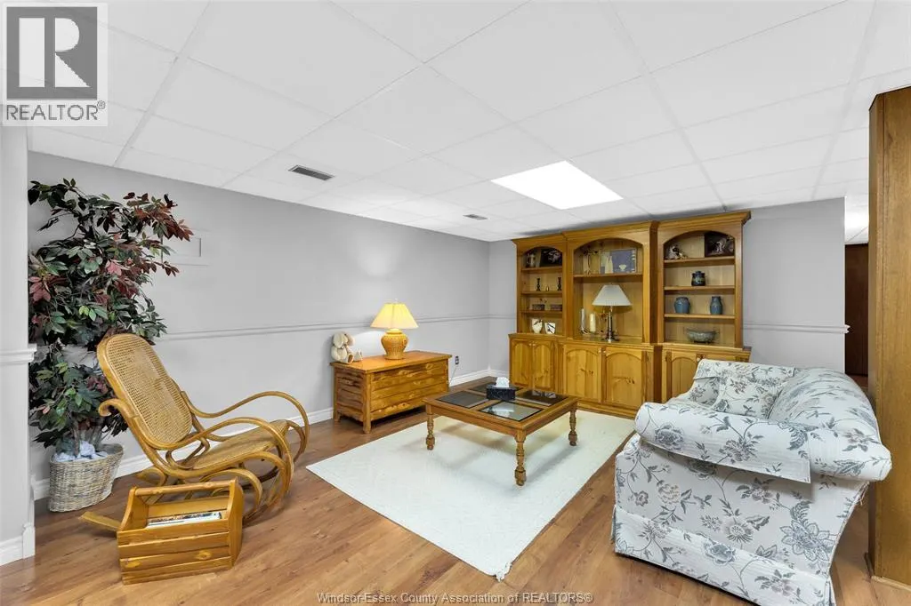 1506 WHITEWOOD