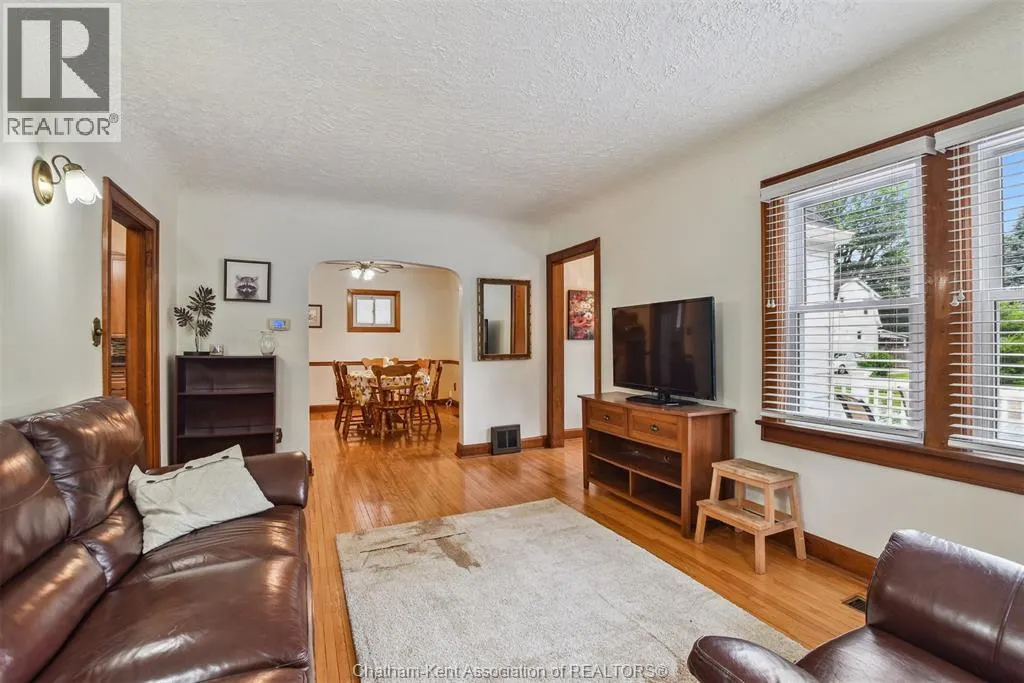 12 Alexandra AVENUE