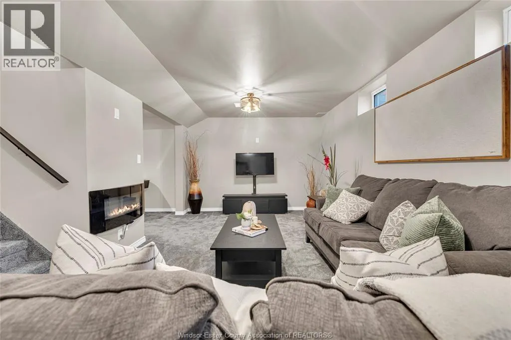 211 BAYBERRY