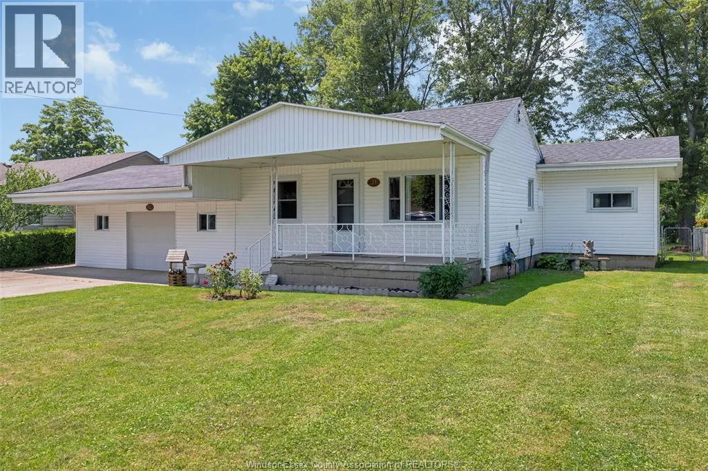 211 DUBOIS AVENUE
