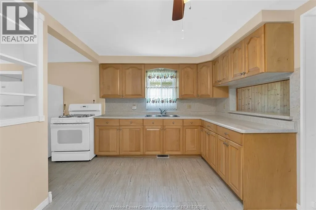 211 DUBOIS AVENUE