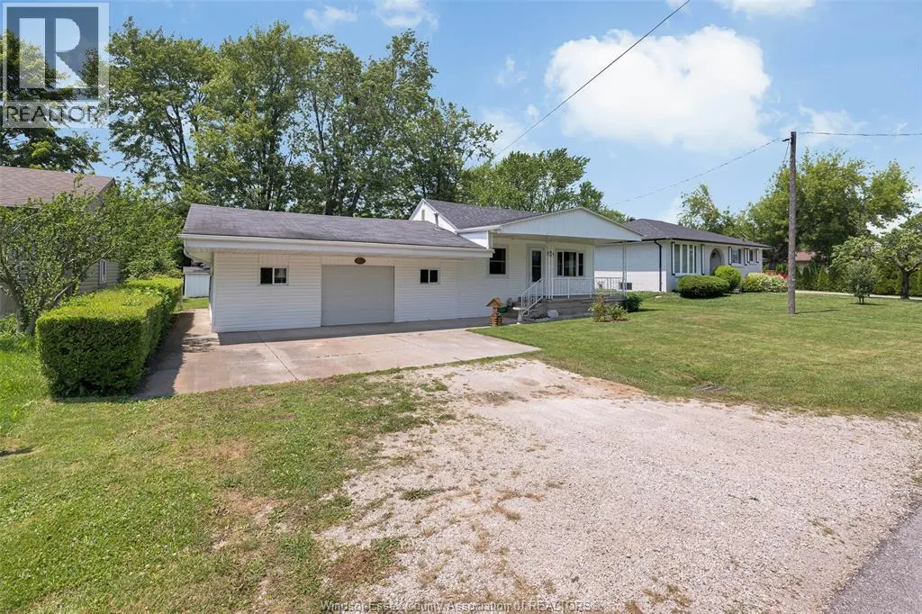 211 DUBOIS AVENUE