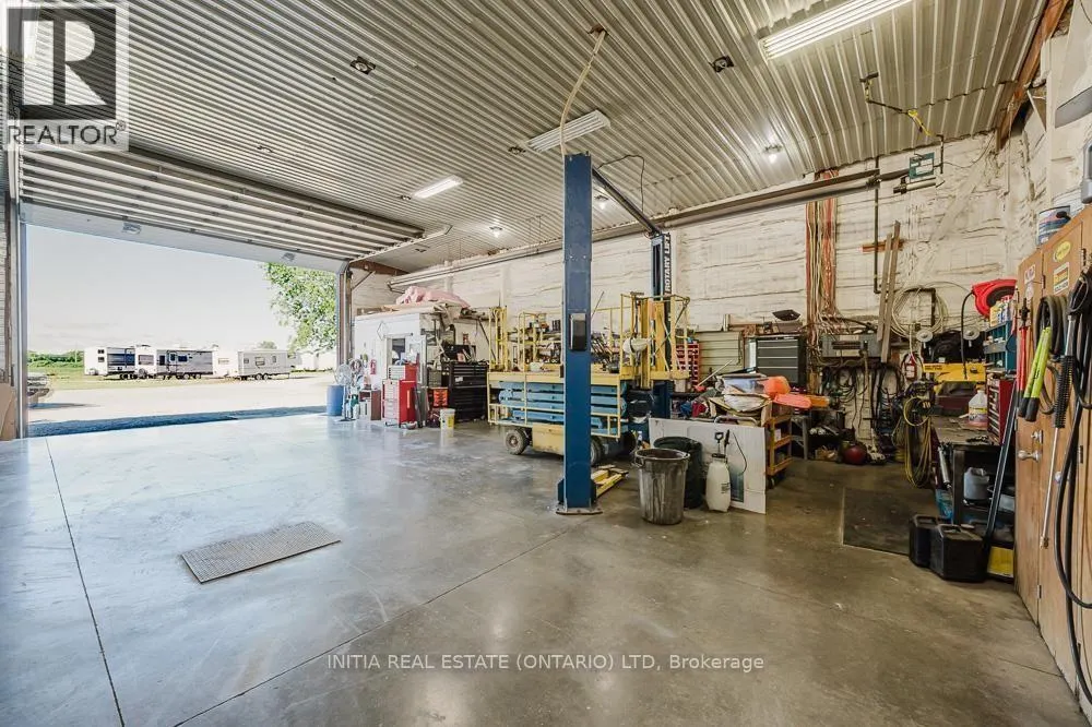 9450 Longwoods ROAD