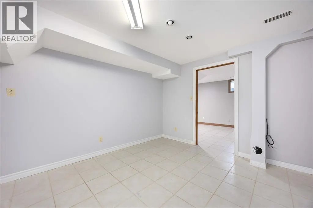 454 ST. LAWRENCE COURT