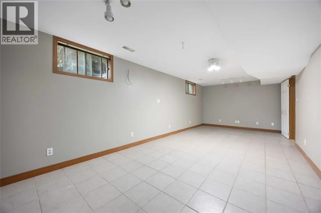 454 ST. LAWRENCE COURT