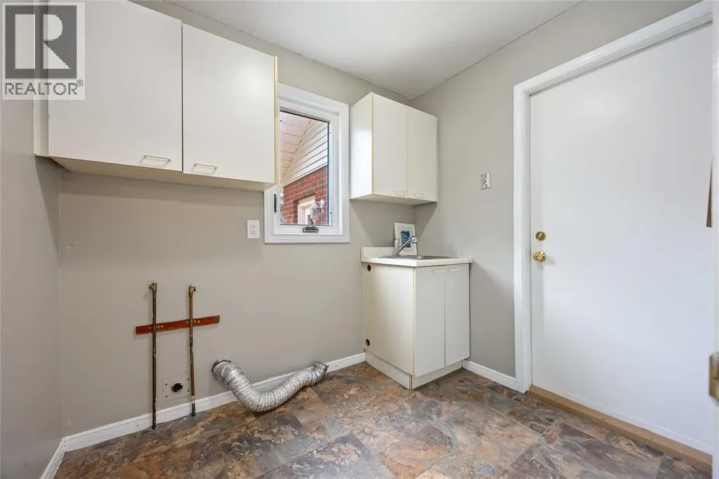 454 ST. LAWRENCE COURT