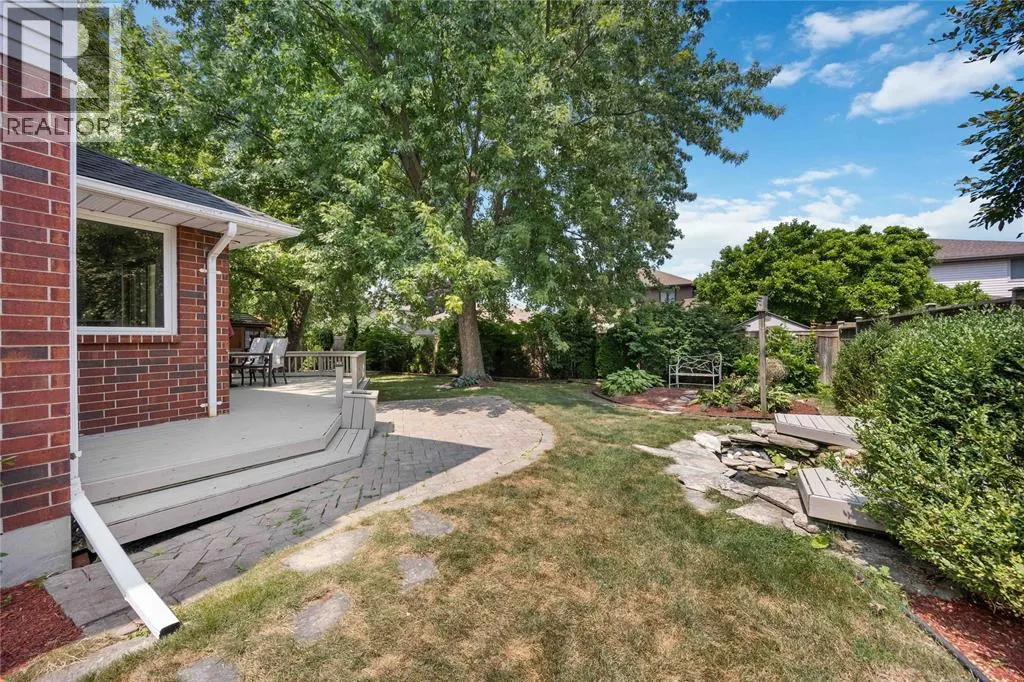 454 ST. LAWRENCE COURT