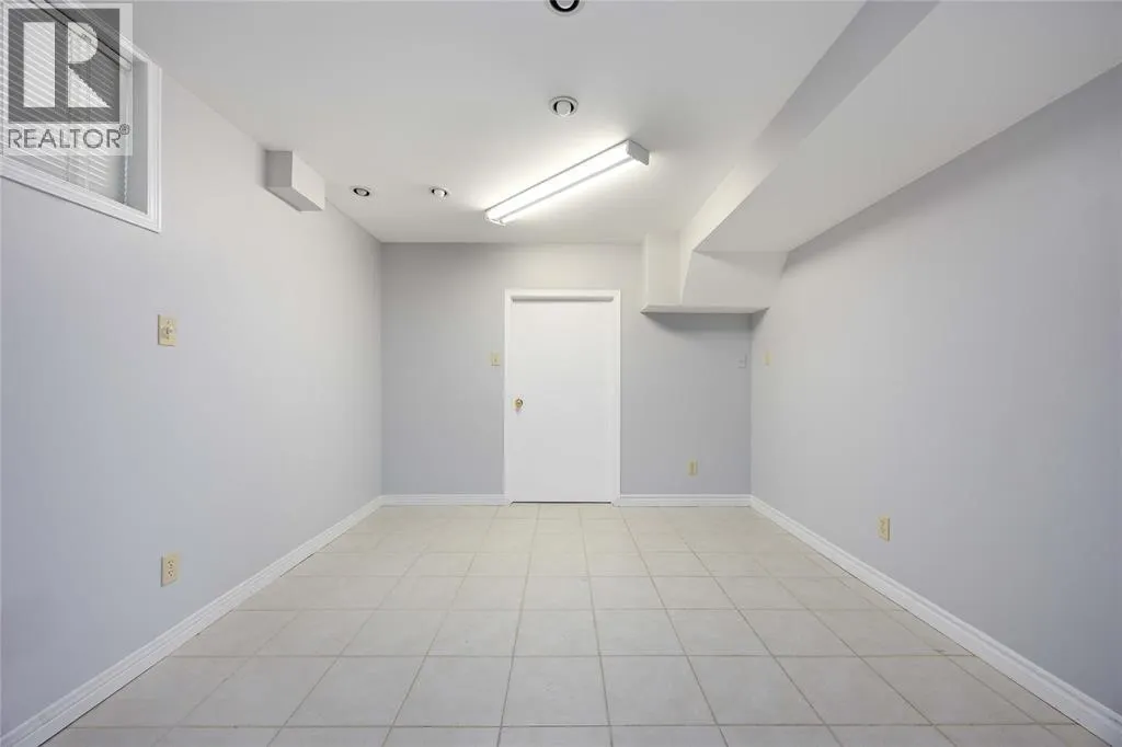 454 ST. LAWRENCE COURT