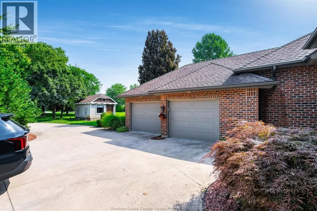 501 Lake DRIVE