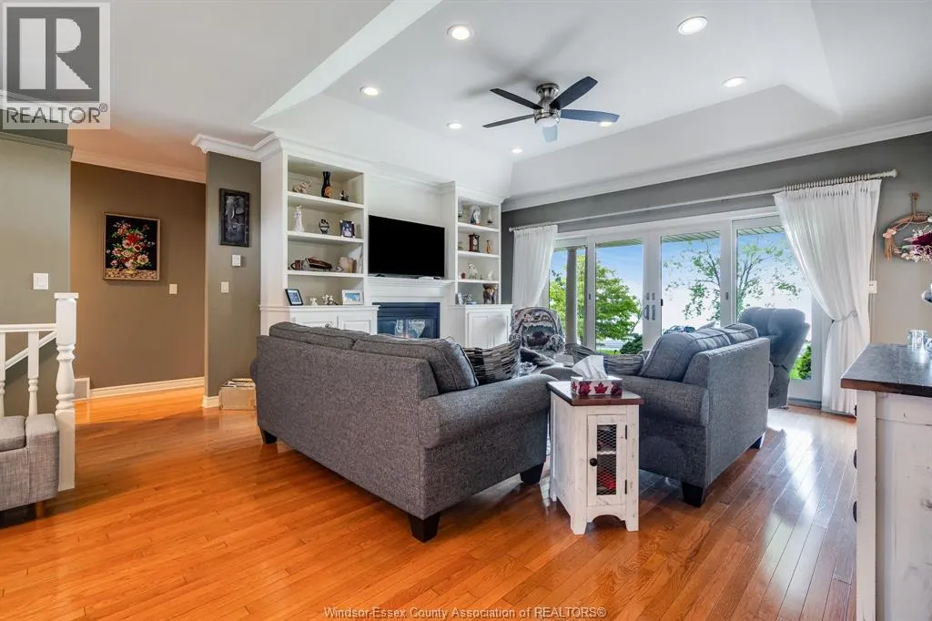 501 Lake DRIVE