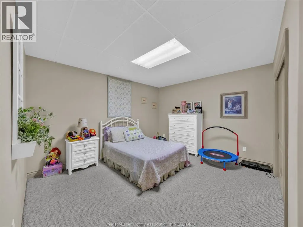 1841 Talbot Road West