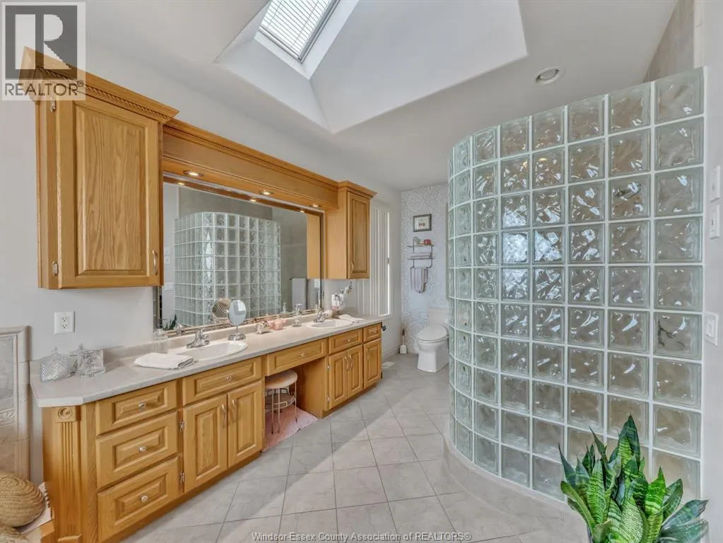 1841 Talbot Road West