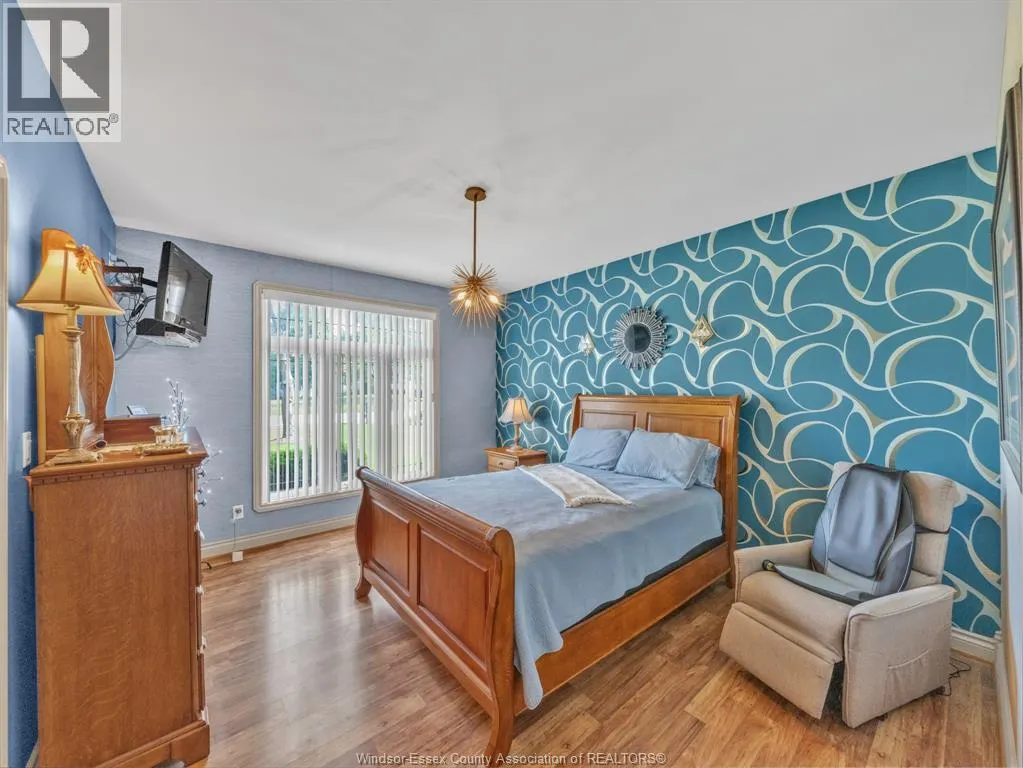 1841 Talbot Road West