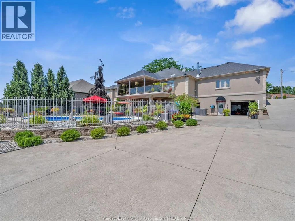 1841 Talbot Road West
