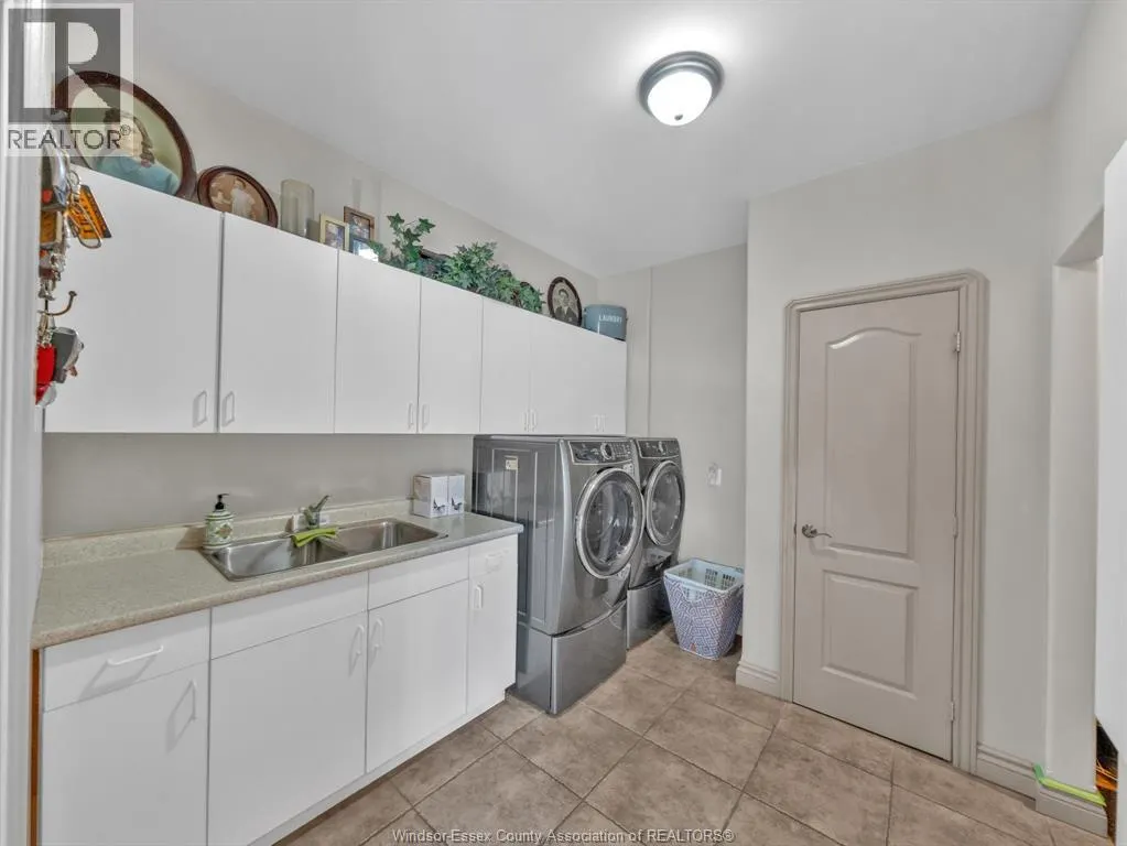 1841 Talbot Road West