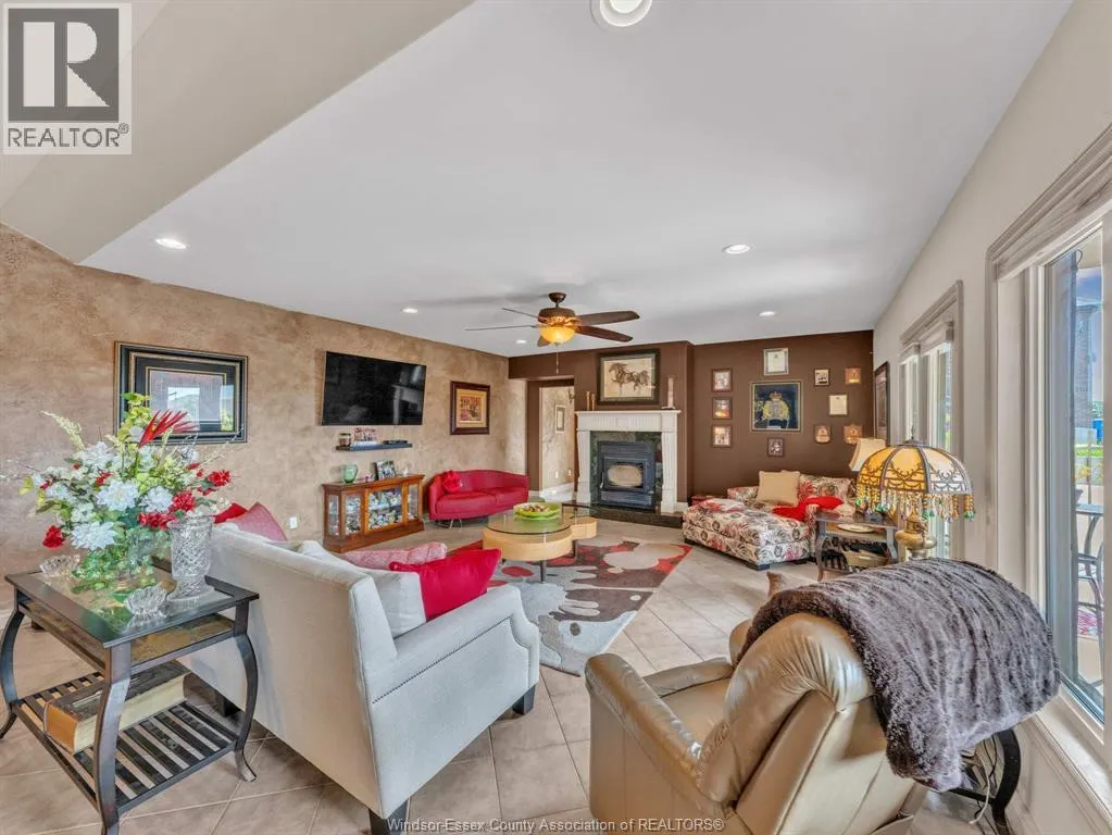 1841 Talbot Road West