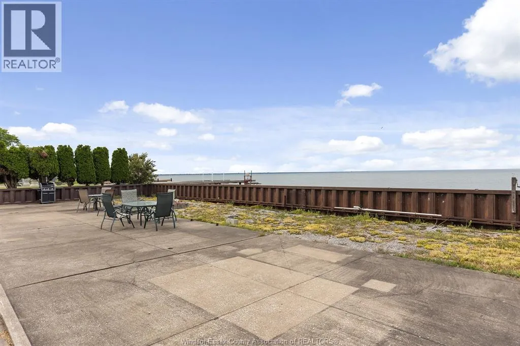 13994 RIVERSIDE DRIVE East