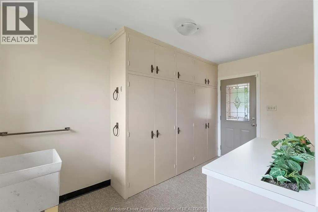 13994 RIVERSIDE DRIVE East