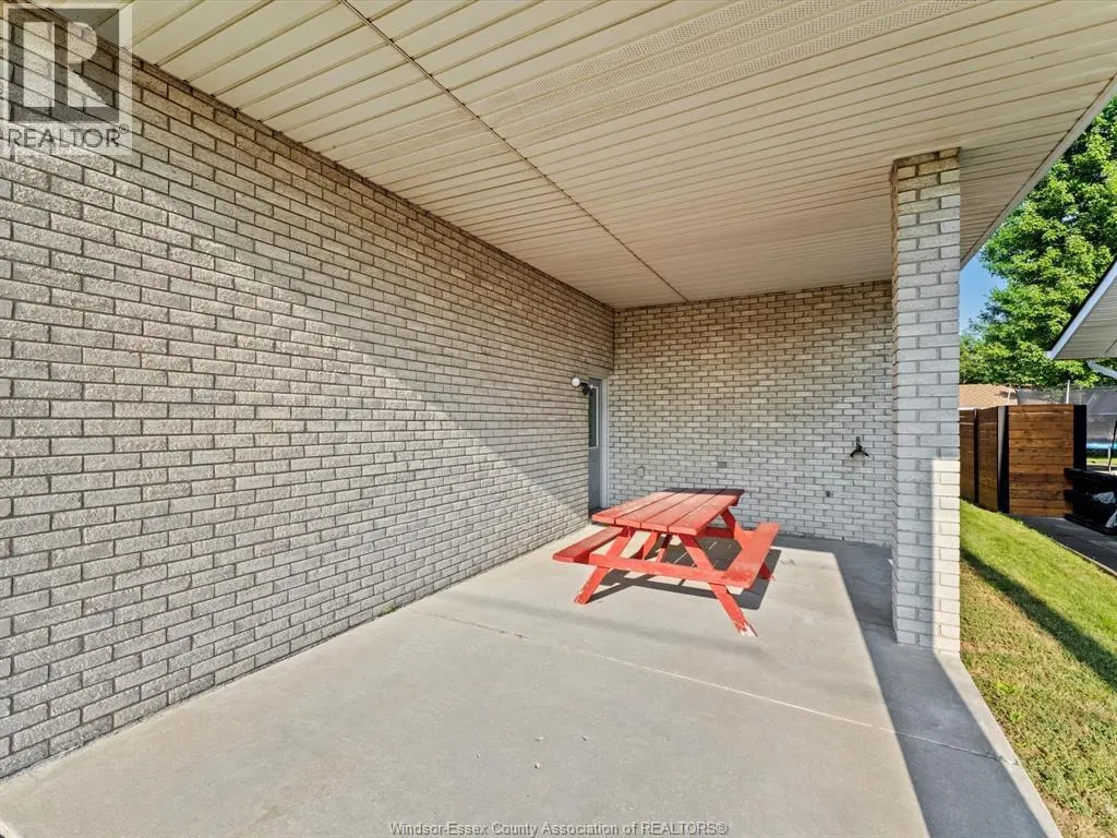 146 Roseborough ROAD