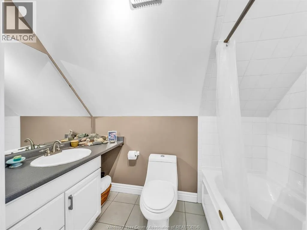 770 Point Pelee Dr