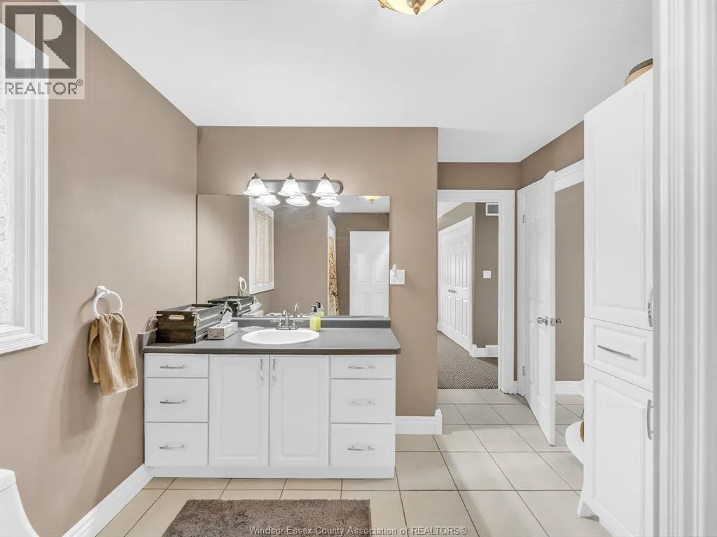 770 Point Pelee Dr