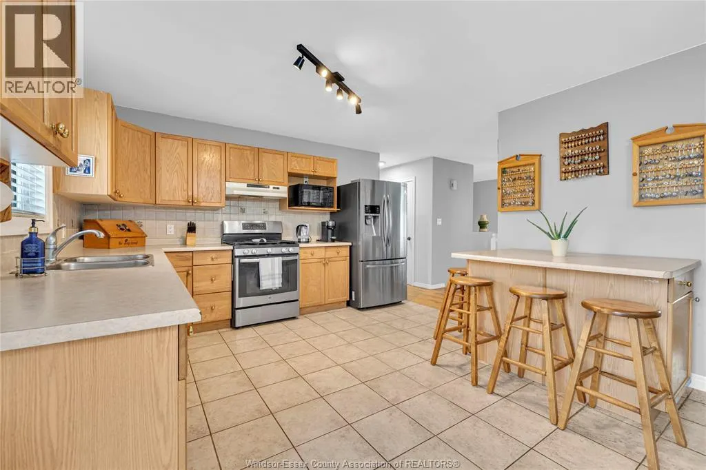 1596 WHITEWOOD DRIVE