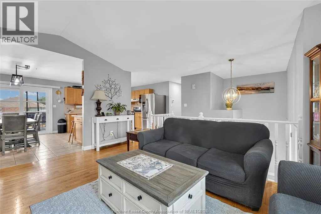 1596 WHITEWOOD DRIVE