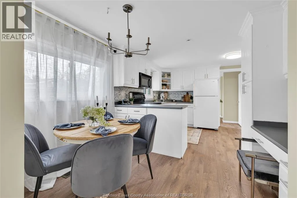 141 PAULA CRESCENT
