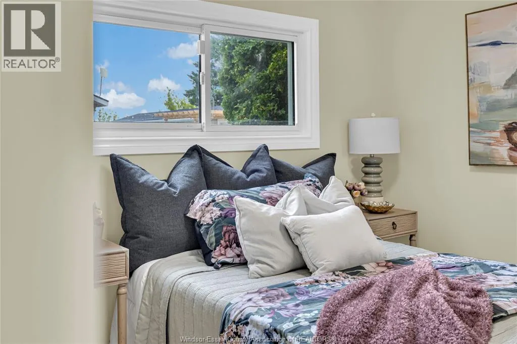 141 PAULA CRESCENT