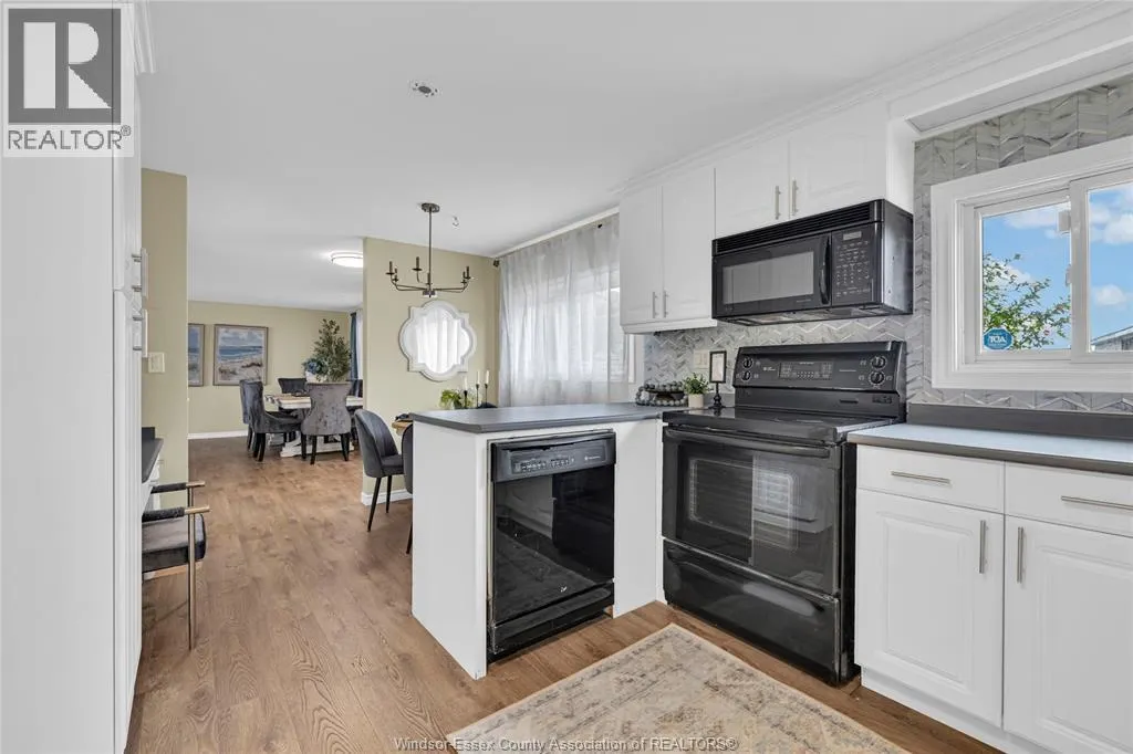 141 PAULA CRESCENT