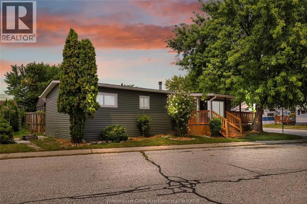 141 PAULA CRESCENT