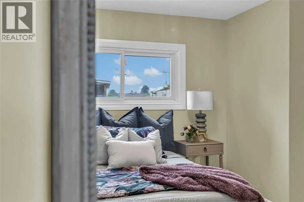 141 PAULA CRESCENT