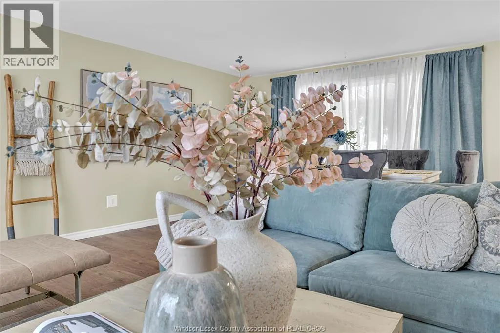 141 PAULA CRESCENT