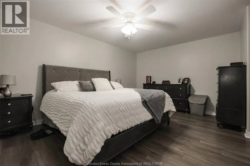 1490 MONCK