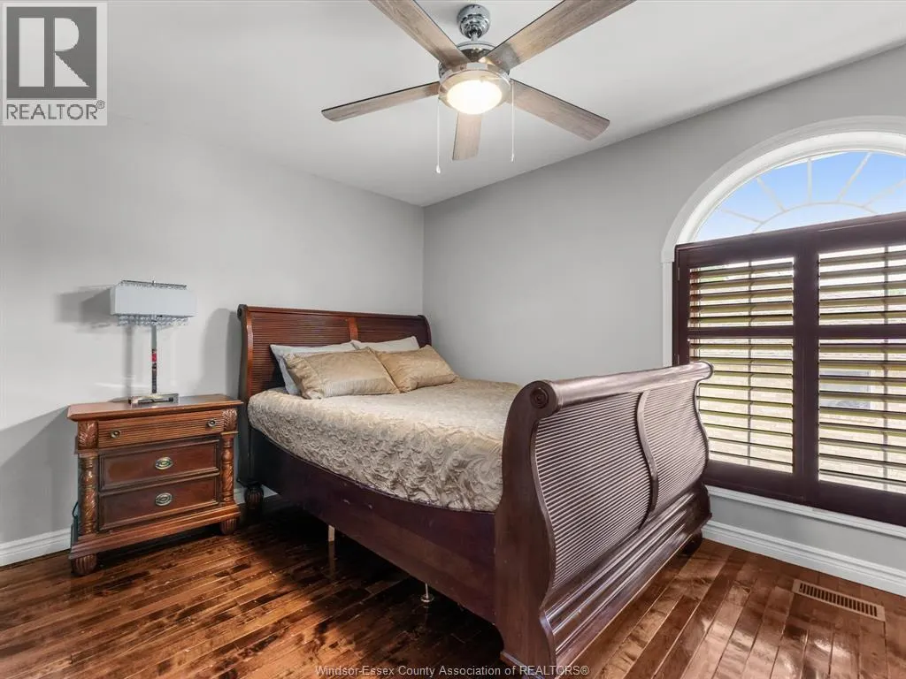25 IVY LANE
