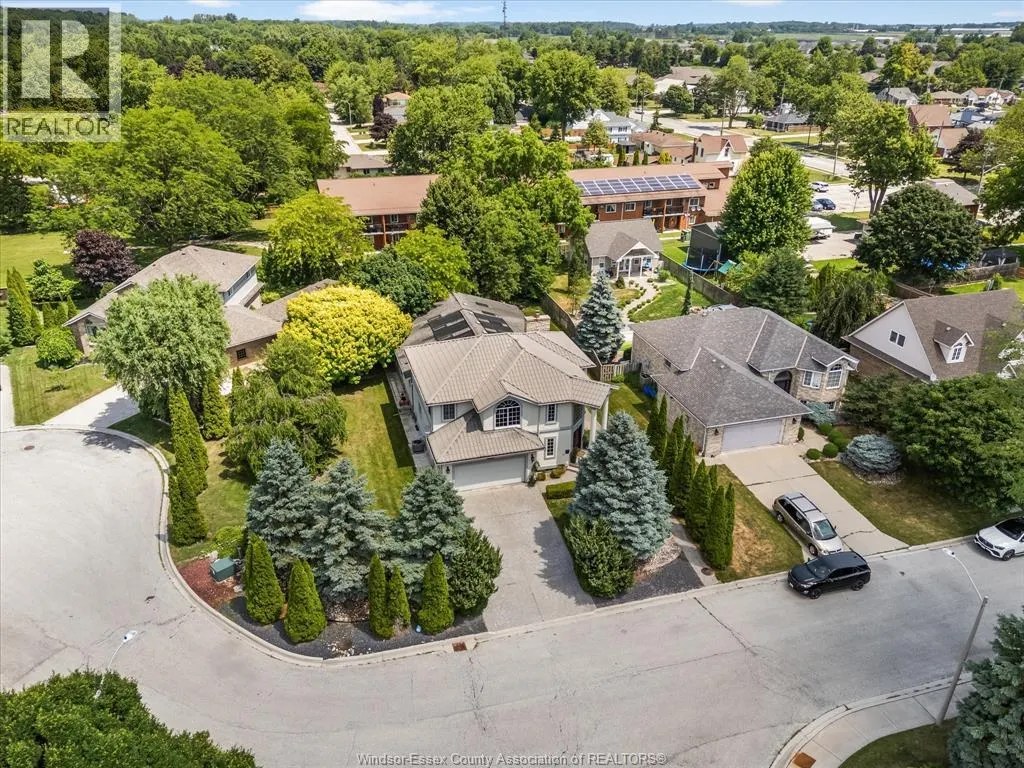 25 IVY LANE