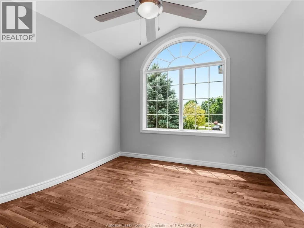 25 IVY LANE